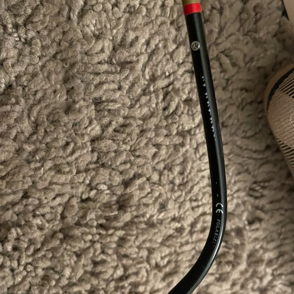 Burberry sunglasses - Picture 7 of 11